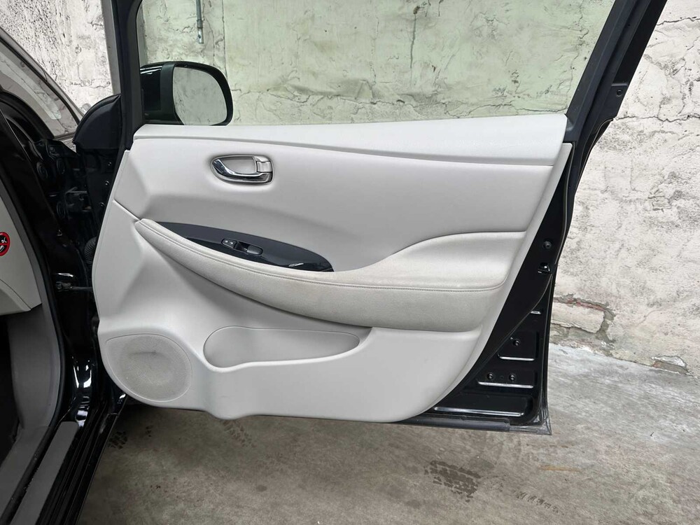 Nissan LEAF Base 24 kWh 2012, 20-ZDD-3