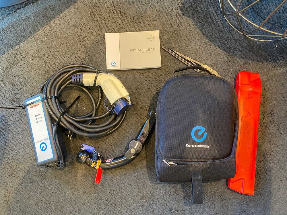 Nissan LEAF Base 24 kWh 2012, 20-ZDD-3