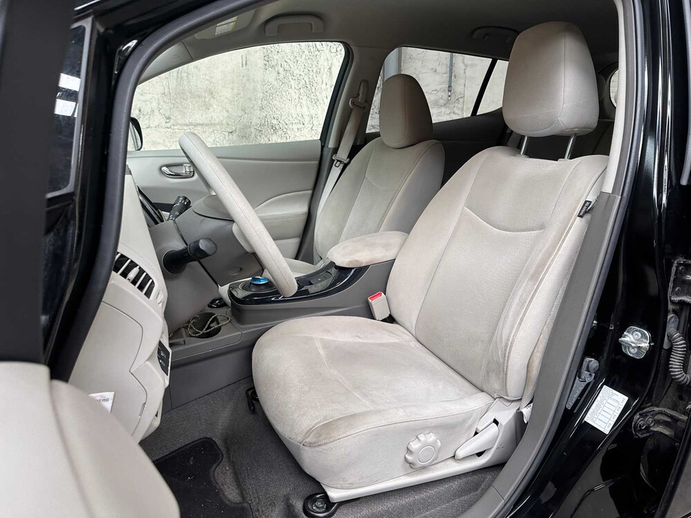 Nissan LEAF Base 24 kWh 2012, 20-ZDD-3