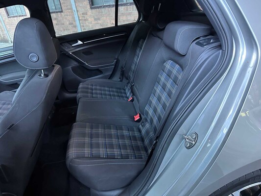 Volkswagen Golf 1.4 TSI GTE 150hp 2015, HP-978-S
