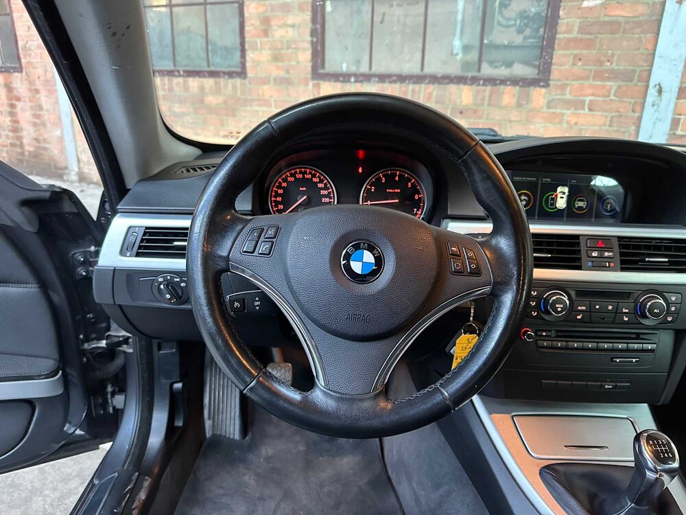 BMW 320i Corp.L.Min. Ed. 3-serie Coupé 163pk 2011, 86-SPS-8