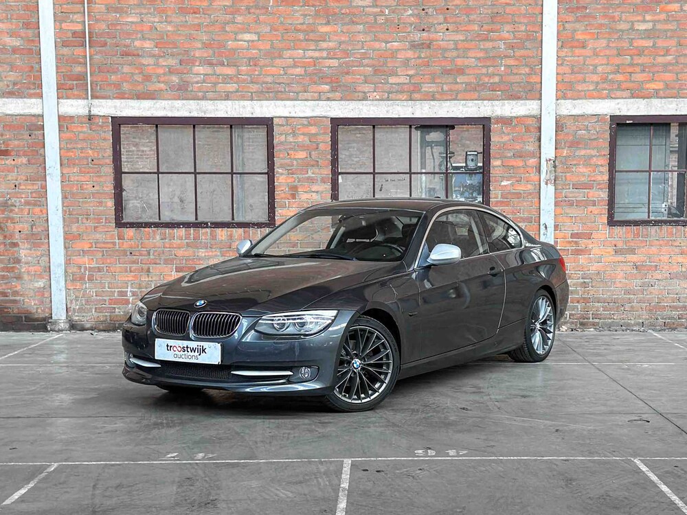 BMW 320i Corp.L.Min. Ed. 3-serie Coupé 163pk 2011, 86-SPS-8