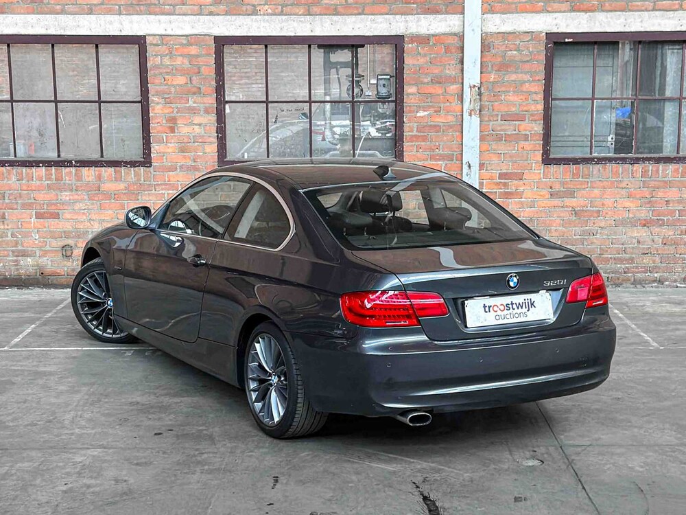 BMW 320i Corp.L.Min. Ed. 3-serie Coupé 163pk 2011, 86-SPS-8