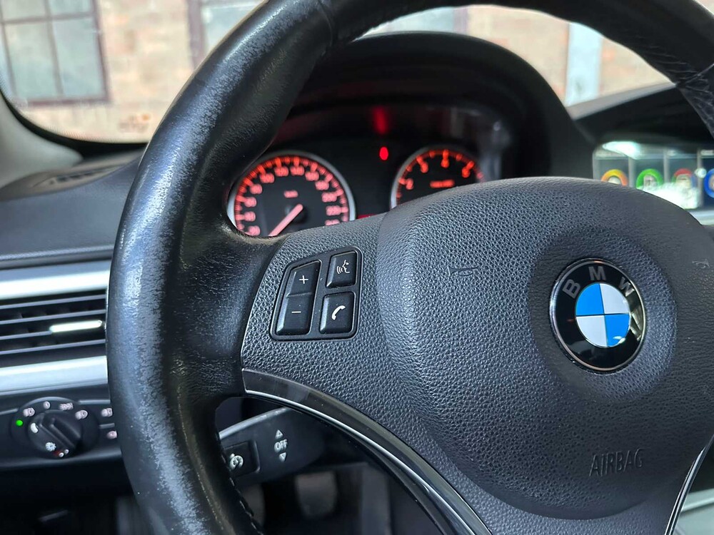 BMW 320i Corp.L.Min. Ed. 3-serie Coupé 163pk 2011, 86-SPS-8