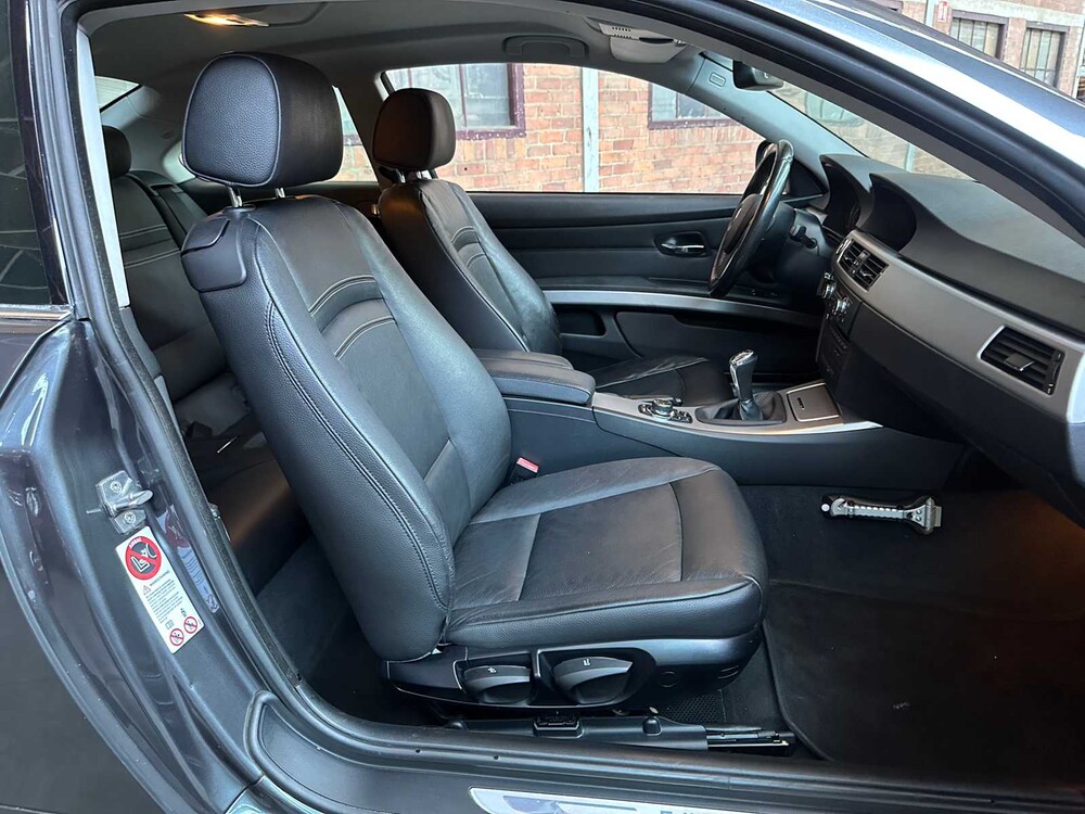 BMW 320i Corp.L.Min. Ed. 3-serie Coupé 163pk 2011, 86-SPS-8