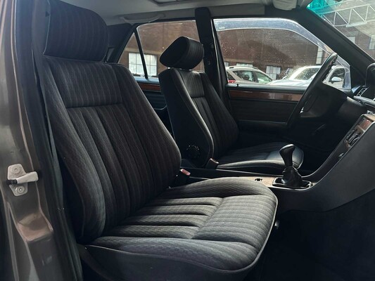 Mercedes-Benz 200E W124 2.0 122hp 1992