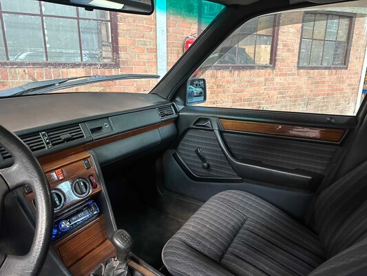 Mercedes-Benz 200E W124 2.0 122hp 1992