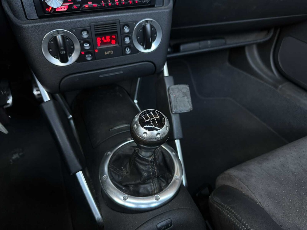 Audi TT Roadster 1.8 5V Turbo 179PS 2000 Cabrio, 21-XB-BL Youngtimer