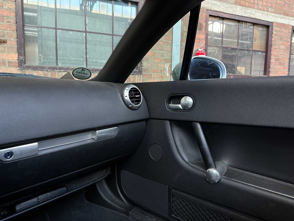 Audi TT Roadster 1.8 5V Turbo 179PS 2000 Cabrio, 21-XB-BL Youngtimer