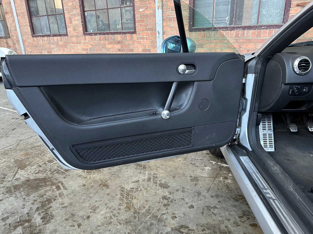 Audi TT Roadster 1.8 5V Turbo 179PS 2000 Cabrio, 21-XB-BL Youngtimer