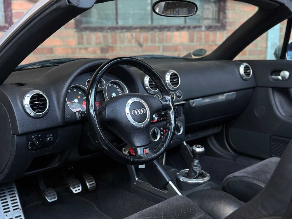 Audi TT Roadster 1.8 5V Turbo 179PS 2000 Cabrio, 21-XB-BL Youngtimer