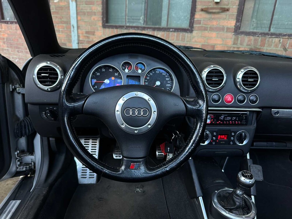 Audi TT Roadster 1.8 5V Turbo 179PS 2000 Cabrio, 21-XB-BL Youngtimer