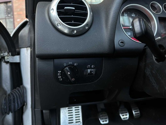 Audi TT Roadster 1.8 5V Turbo 179hp 2000 Convertible, 21-XB-BL Youngtimer