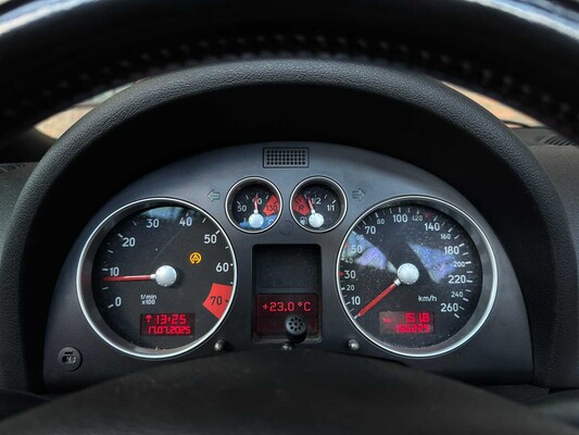 Audi TT Roadster 1.8 5V Turbo 179hp 2000 Convertible, 21-XB-BL Youngtimer