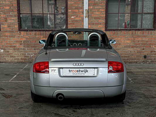 Audi TT Roadster 1.8 5V Turbo 179hp 2000 Convertible, 21-XB-BL Youngtimer