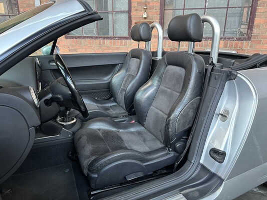 Audi TT Roadster 1.8 5V Turbo 179hp 2000 Convertible, 21-XB-BL Youngtimer