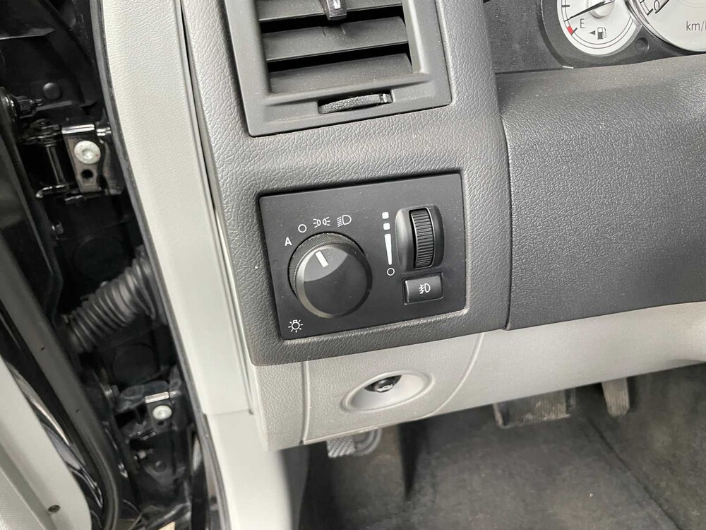 Chrysler 300C HEMI 5.7 V8 340PS 2005 Youngtimer