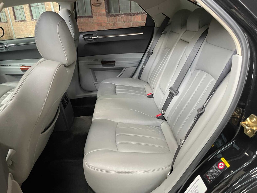 Chrysler 300C HEMI 5.7 V8 340PS 2005 Youngtimer