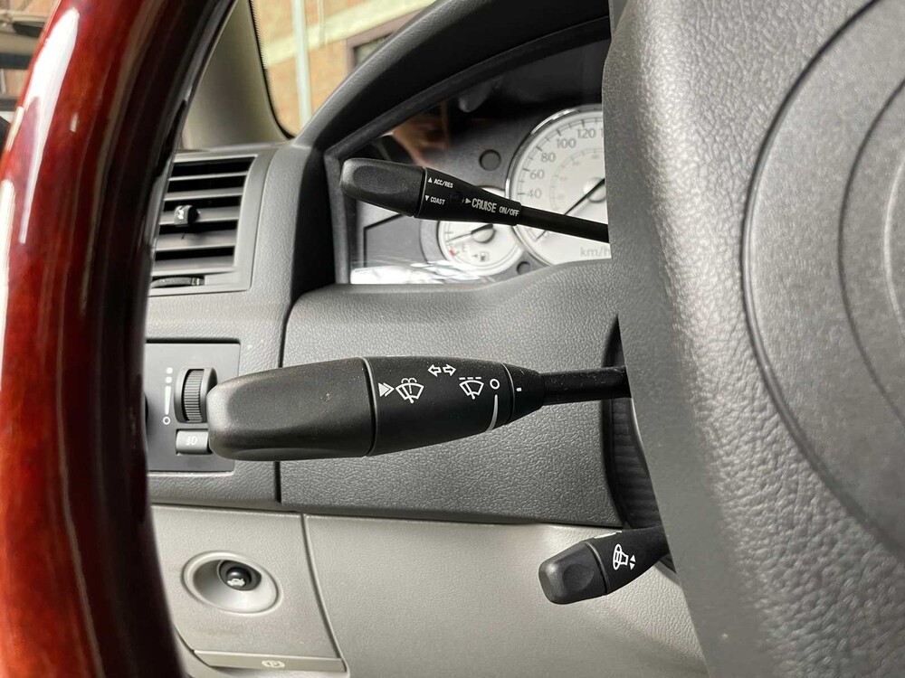 Chrysler 300C HEMI 5.7 V8 340PS 2005 Youngtimer