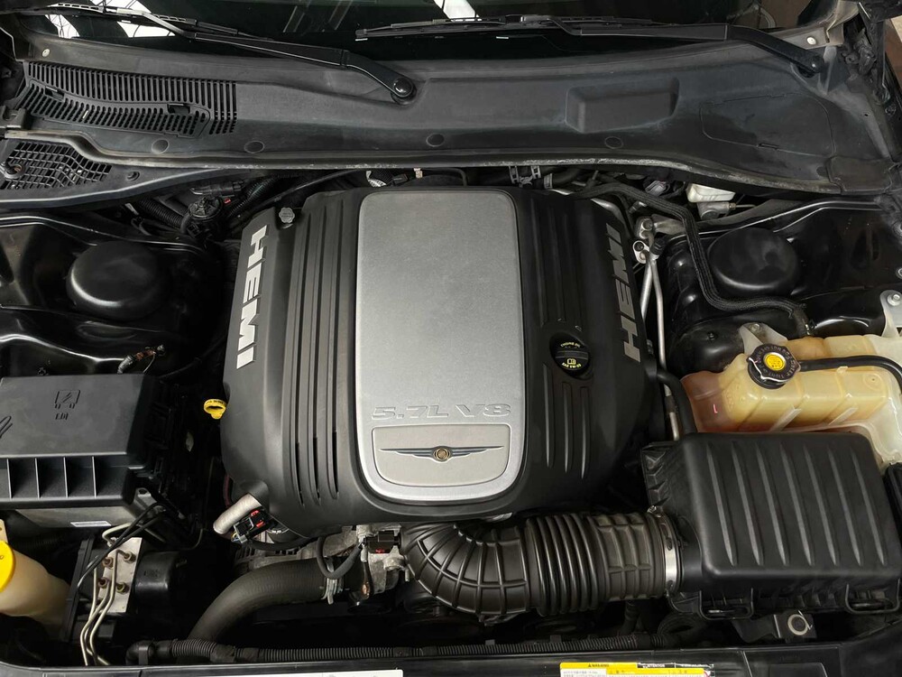 Chrysler 300C HEMI 5.7 V8 340PS 2005 Youngtimer