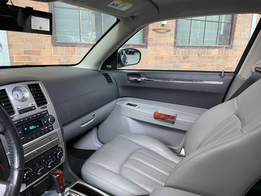 Chrysler 300C HEMI 5.7 V8 340hp 2005 Youngtimer