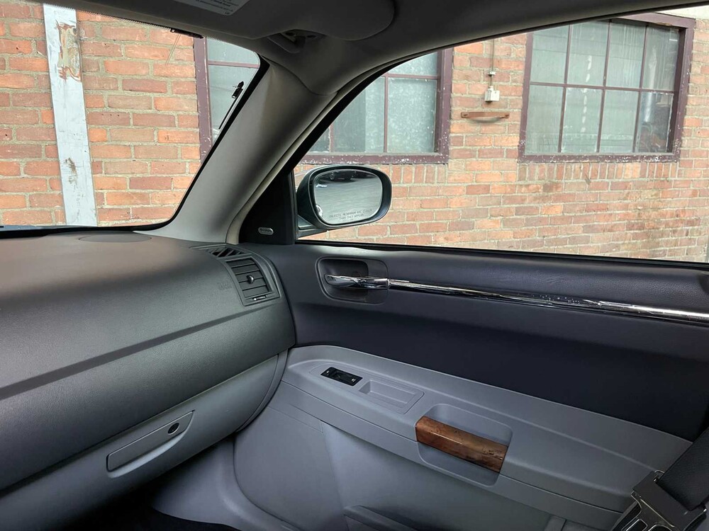 Chrysler 300C HEMI 5.7 V8 340PS 2006 Youngtimer