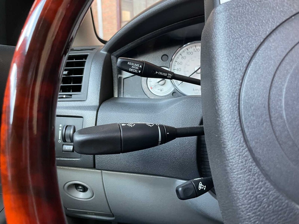 Chrysler 300C HEMI 5.7 V8 340PS 2006 Youngtimer