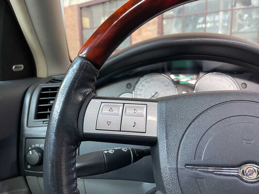 Chrysler 300C HEMI 5.7 V8 340hp 2006 Youngtimer