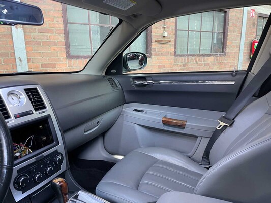 Chrysler 300C HEMI 5.7 V8 340hp 2006 Youngtimer