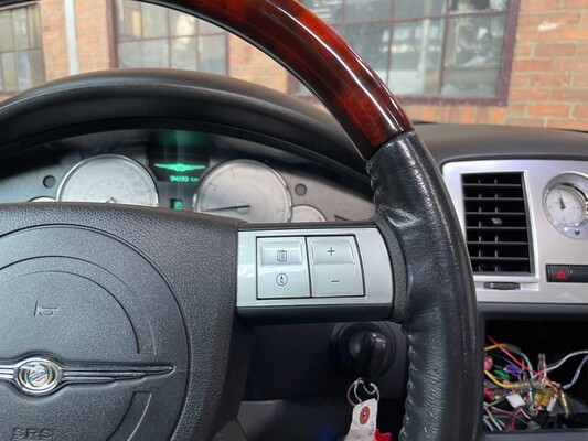 Chrysler 300C HEMI 5.7 V8 340hp 2006 Youngtimer