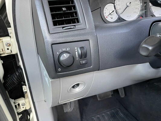 Chrysler 300C HEMI 5.7 V8 340hp 2006 Youngtimer