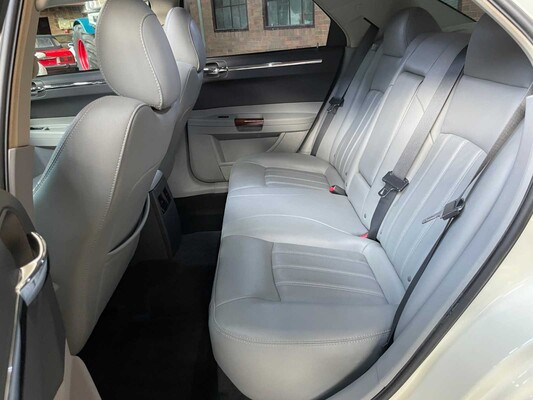 Chrysler 300C HEMI 5.7 V8 340hp 2006 Youngtimer