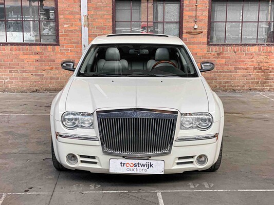 Chrysler 300C HEMI 5.7 V8 340hp 2006 Youngtimer