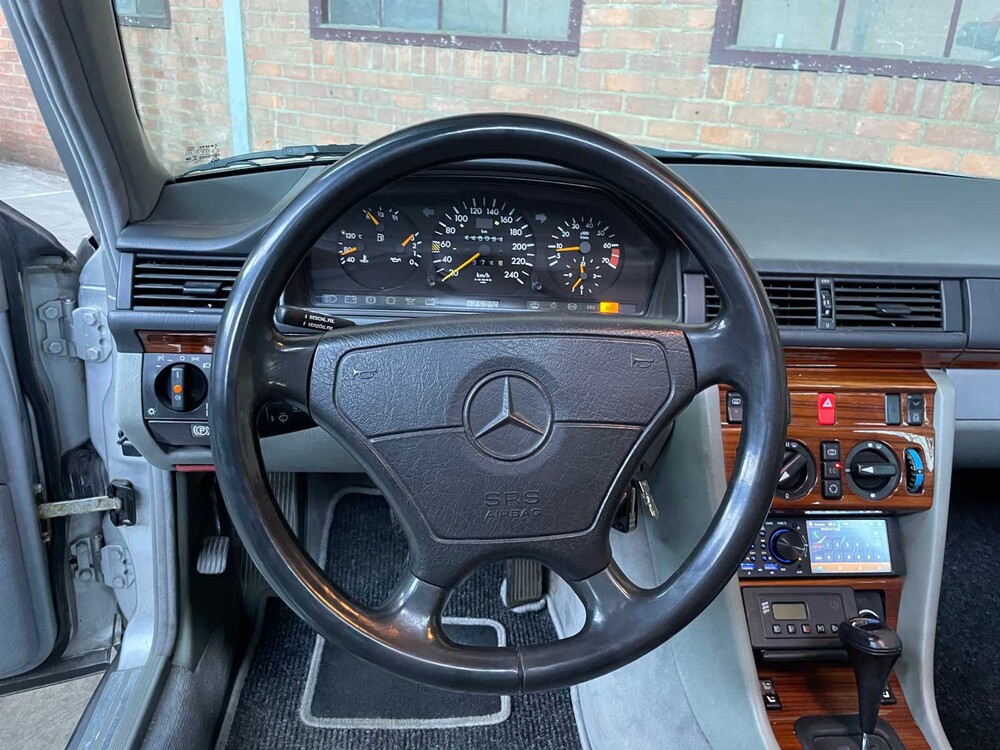 Mercedes-Benz E220 S124 E-Klasse 2.2 150PS 1994