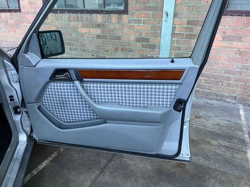 Mercedes-Benz E220 S124 E-Klasse 2.2 150PS 1994