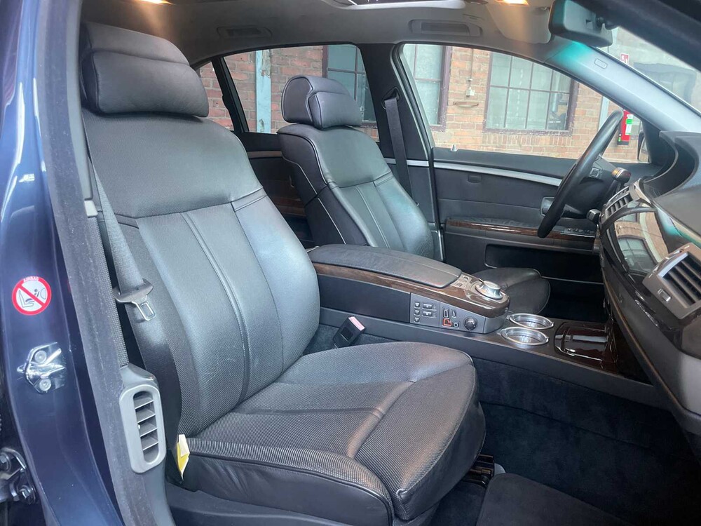 BMW 745Li Long Executive E65 4.4 V8 333PS 2005 -Youngtimer-