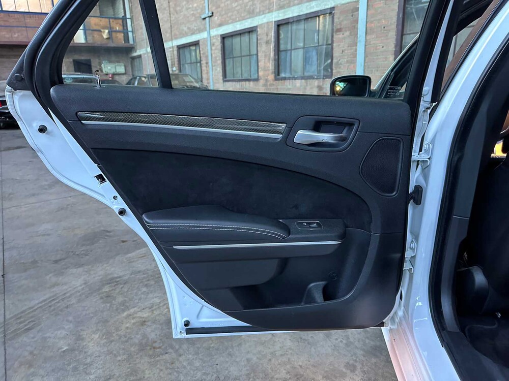 Chrysler 300C SRT8 Facelift 6.1 V8 477PS 2012