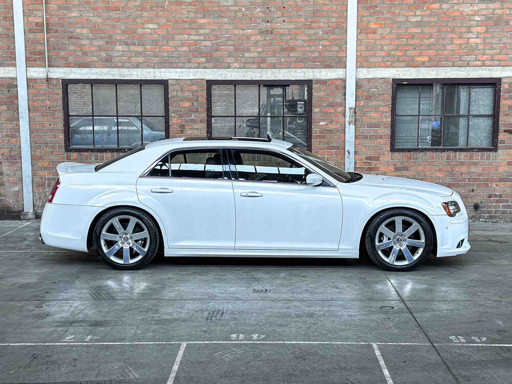Chrysler 300C SRT8 Facelift 6.1 V8 477PS 2012
