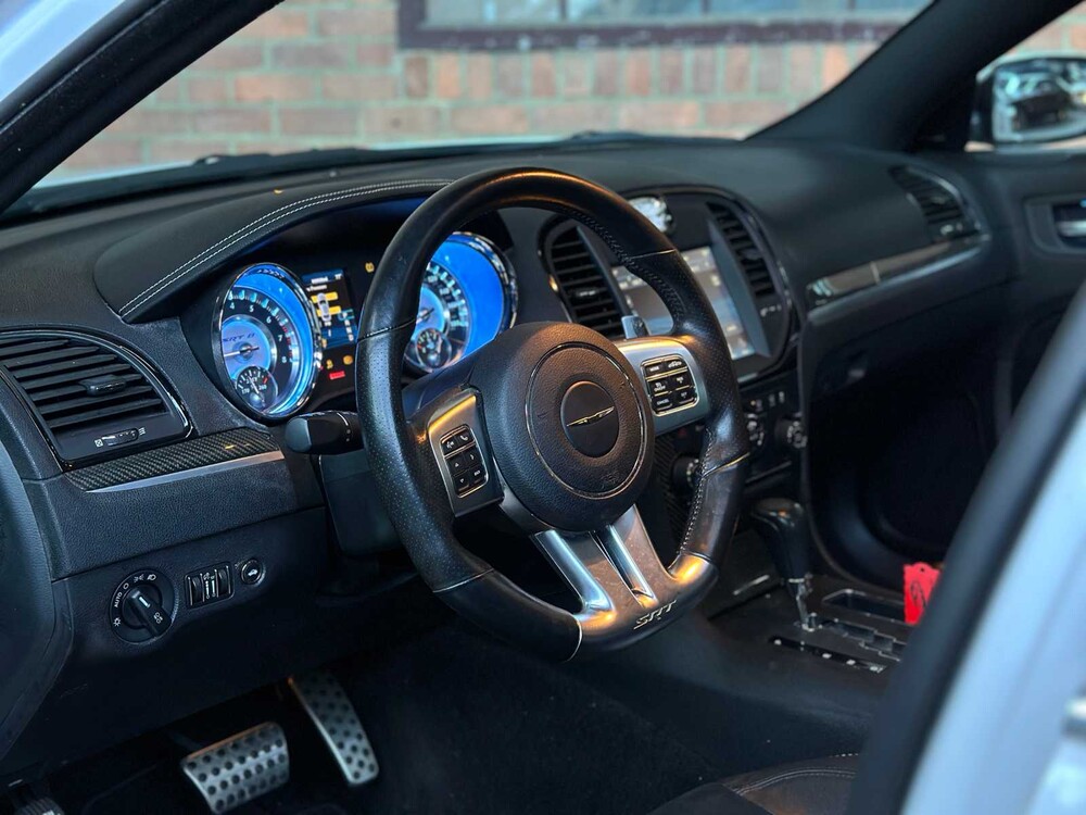 Chrysler 300C SRT8 Facelift 6.1 V8 477PS 2012