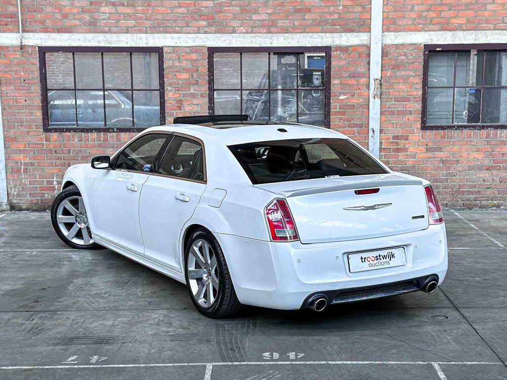 Chrysler 300C SRT8 Facelift 6.1 V8 477PS 2012