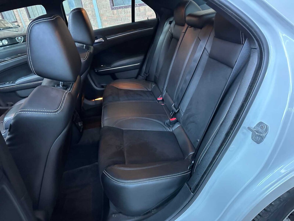 Chrysler 300C SRT8 Facelift 6.1 V8 477PS 2012