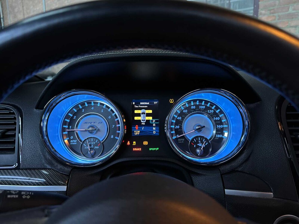 Chrysler 300C SRT8 Facelift 6.1 V8 477PS 2012