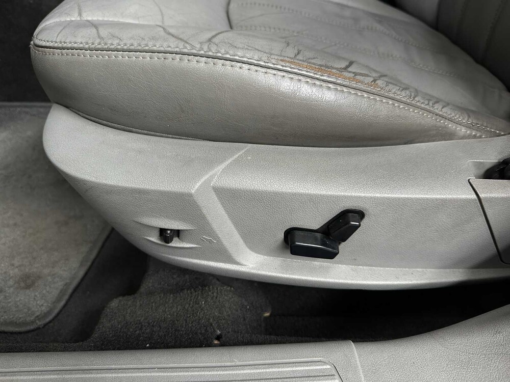 Chrysler 300C HEMI 5.7 V8 340PS 2006 Youngtimer