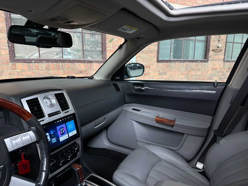 Chrysler 300C HEMI 5.7 V8 340PS 2006 Youngtimer