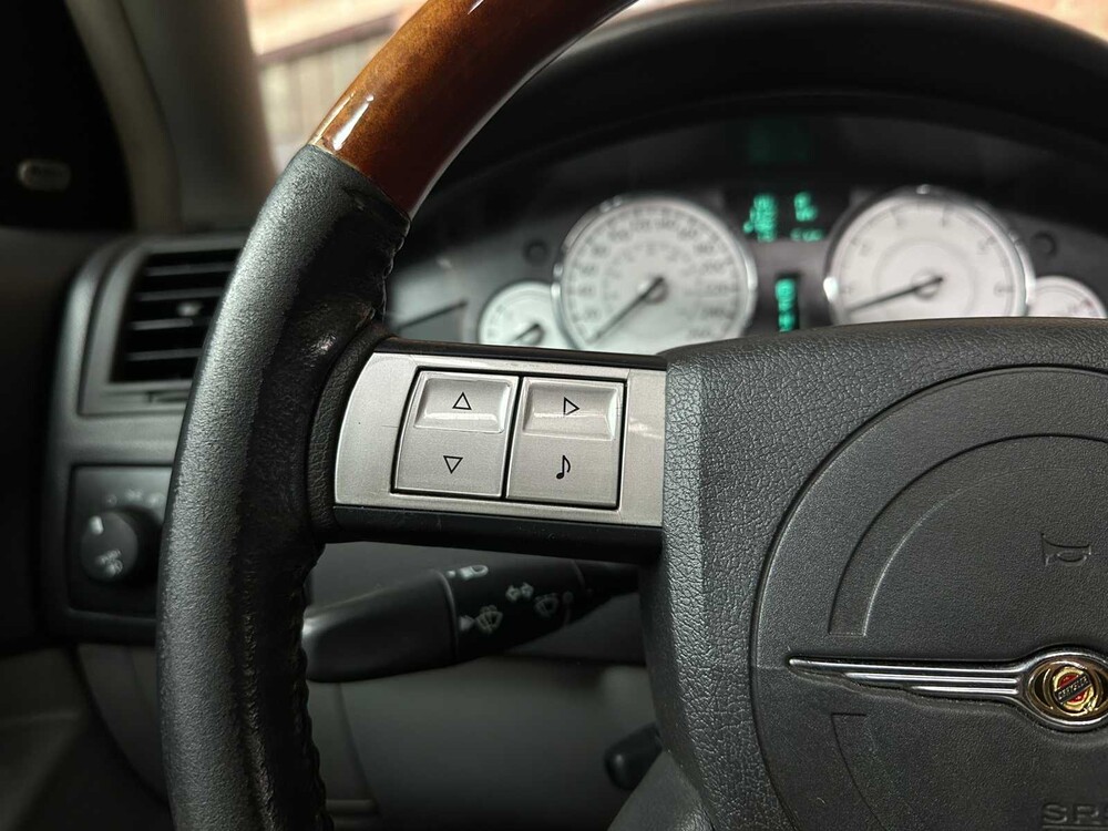 Chrysler 300C HEMI 5.7 V8 340PS 2006 Youngtimer