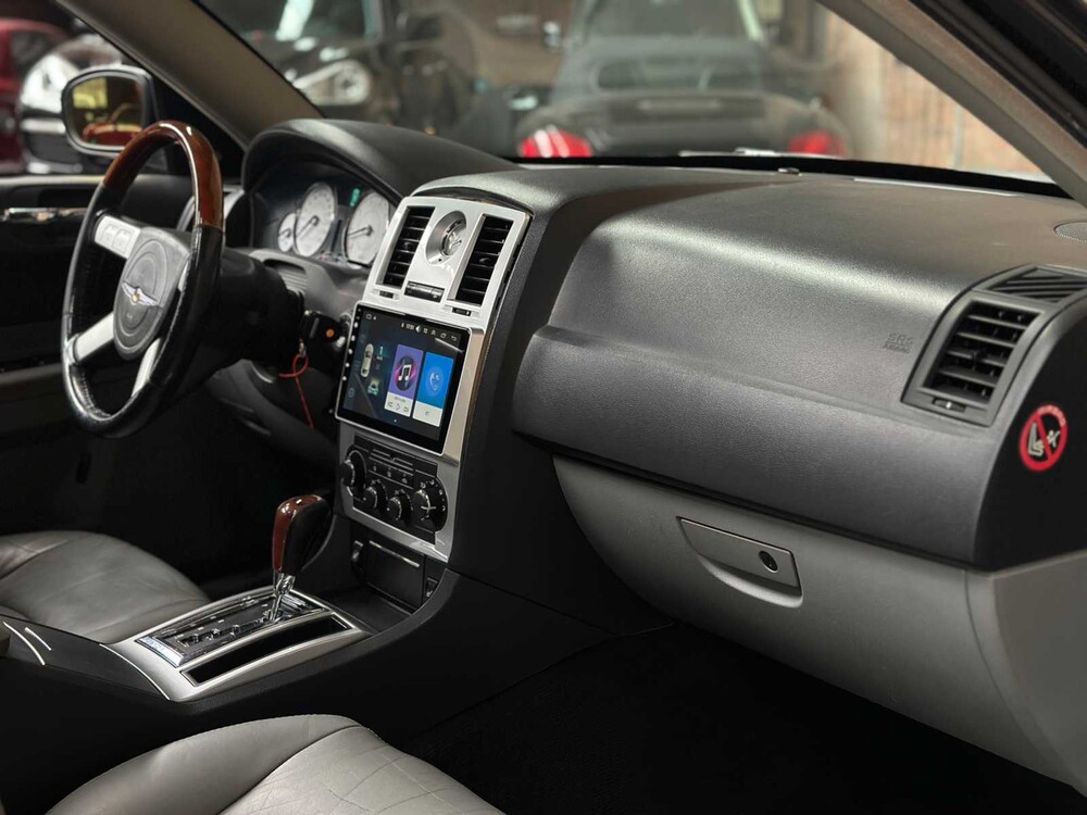 Chrysler 300C HEMI 5.7 V8 340PS 2006 Youngtimer