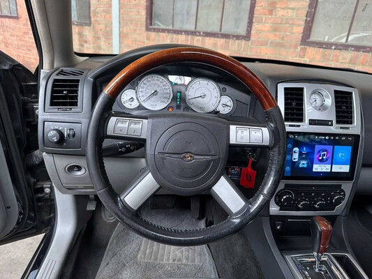 Chrysler 300C HEMI 5.7 V8 340hp 2006 Youngtimer