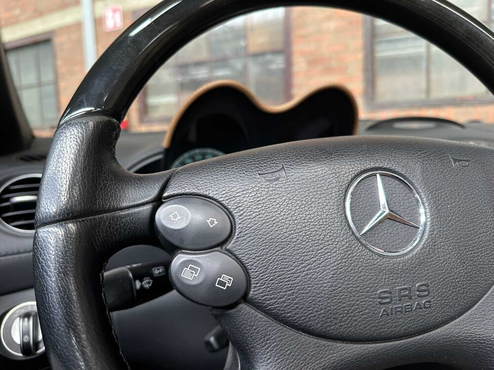 Mercedes-Benz SL350 3.5 V6 272PS 2006 (Designo) SL-Klasse, 6-TZB-37 Youngtimer