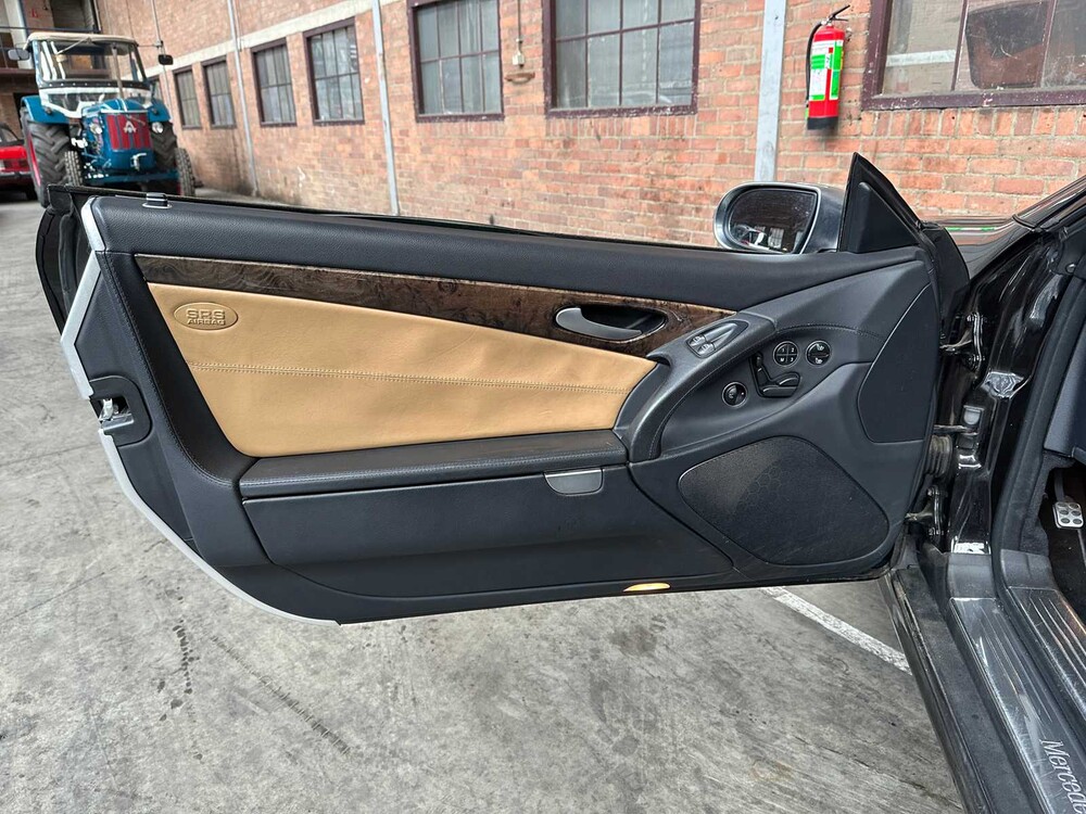 Mercedes-Benz SL350 3.5 V6 272PS 2006 (Designo) SL-Klasse, 6-TZB-37 Youngtimer