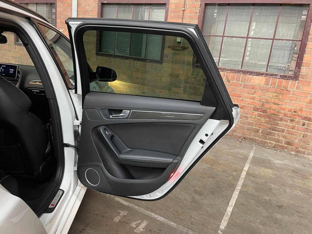 Audi RS4 Avant 4.2 FSI V8 Quattro 450hp 2012, H-121-HG